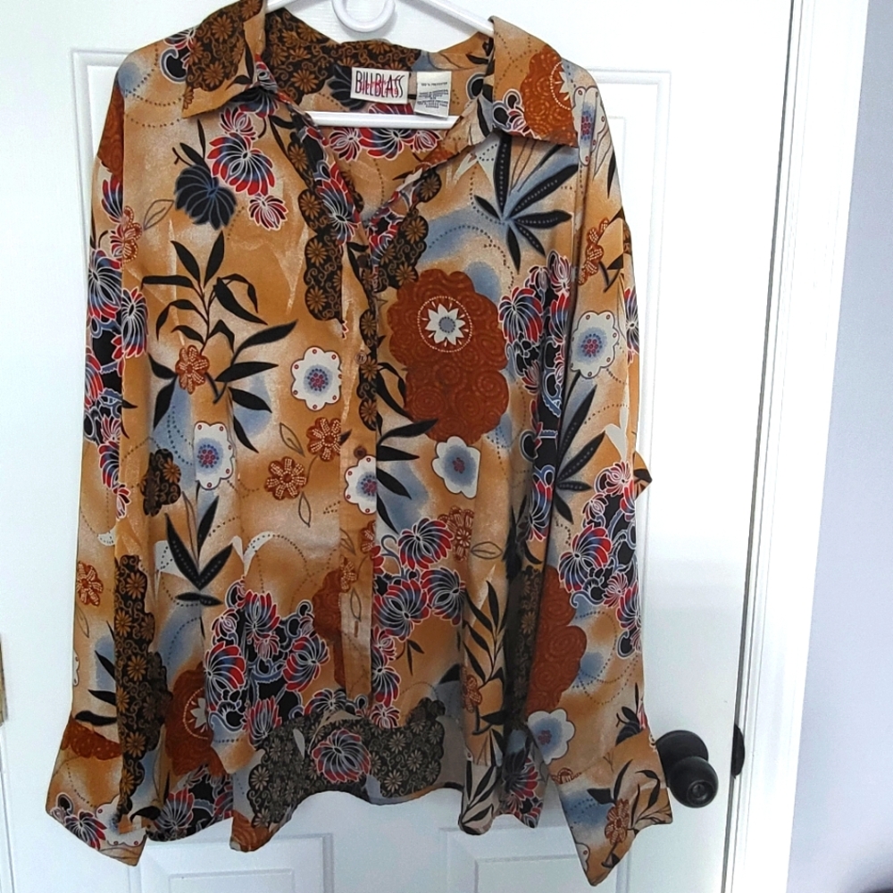 Bill Blass Woman blouse, size 3X, long sleeve, multi-color  floral